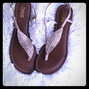 Carlos flat gold feather sandal